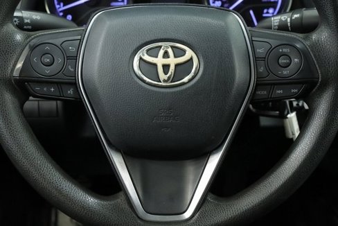 Used 2020 Toyota Camry LE image 11