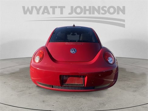 Used 2010 Volkswagen Beetle Coupe image 7