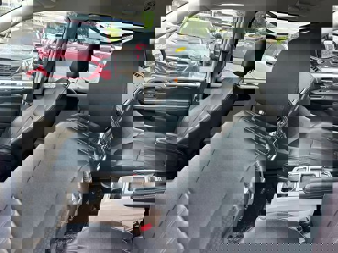 Used 2016 Chrysler Town & Country Touring image 14