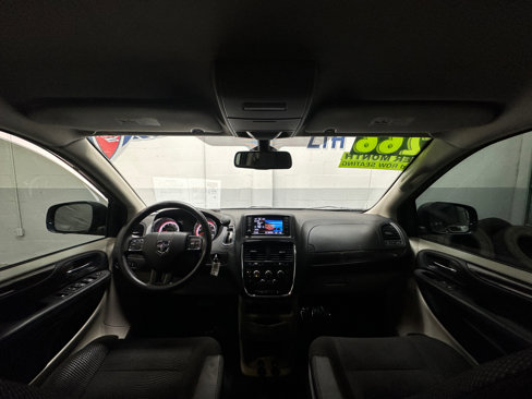 Used 2020 Dodge Grand Caravan SE w/ UConnect Hands-Free Group image 25