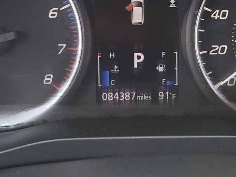 Used 2020 Mitsubishi Outlander SE image 30