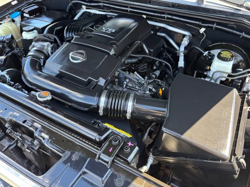 Used 2019 Nissan Frontier SL image 11