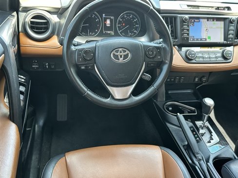 Used 2018 Toyota RAV4 Limited image 8