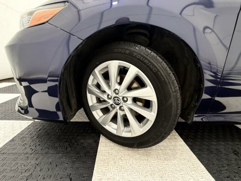Used 2021 Toyota Camry LE image 9