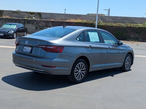 Used 2021 Volkswagen Jetta R-Line image 8