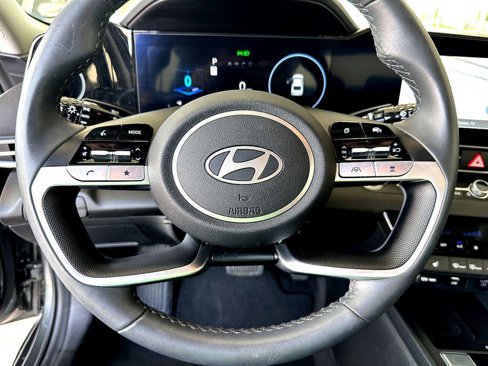 Used 2024 Hyundai Elantra SEL w/ Convenience Package image 15