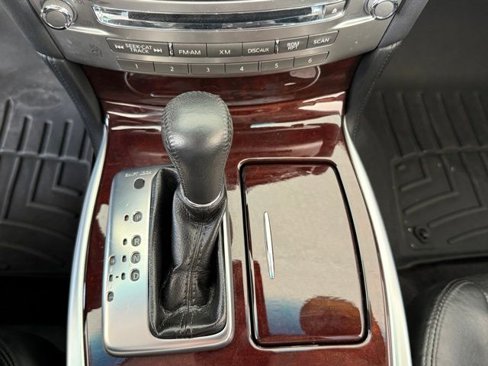 Used 2016 INFINITI Q70 L 3.7 w/ Technology Package image 11