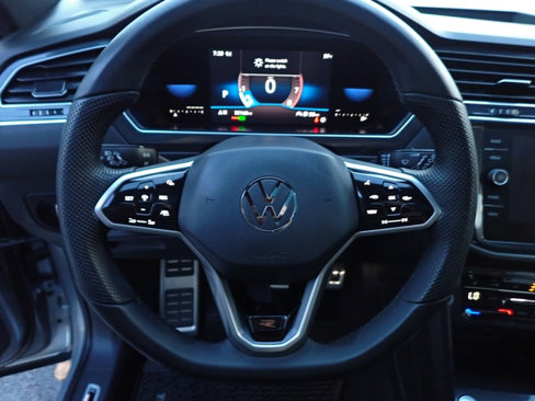 Used 2022 Volkswagen Tiguan SE R-Line image 24