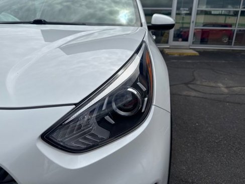 Used 2022 Kia Niro LX image 12