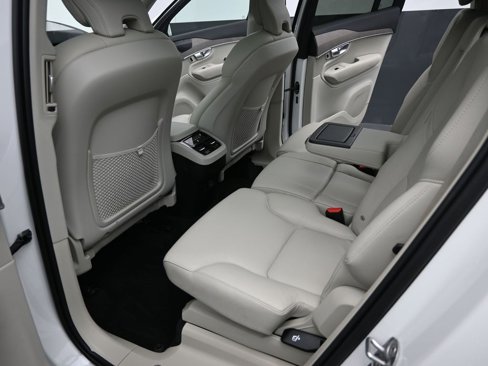 Certified 2024 Volvo XC90 B6 Plus image 29