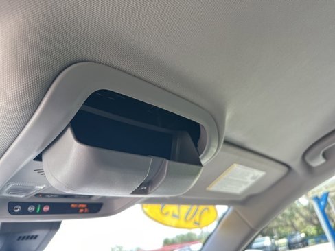 Used 2023 Chevrolet Equinox LT image 22