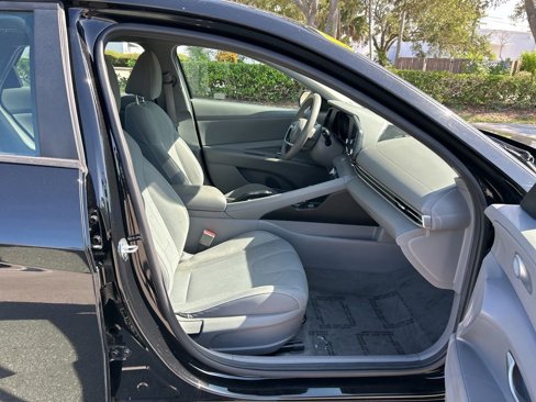 Used 2023 Hyundai Elantra SEL image 35