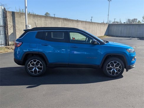 New 2025 Jeep Compass Limited image 7