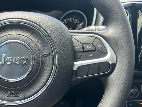 Used 2021 Jeep Compass Latitude image 42