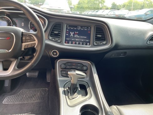 Used 2017 Dodge Challenger SXT Plus image 12