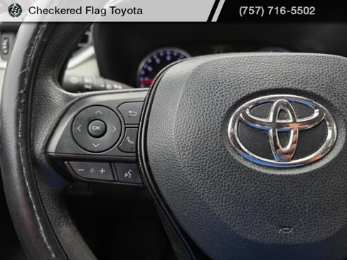 Used 2020 Toyota RAV4 XLE image 13