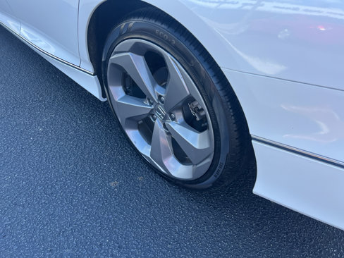 Used 2018 Honda Accord Touring image 7