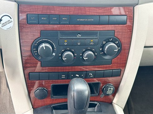 Used 2005 Jeep Grand Cherokee Limited image 15
