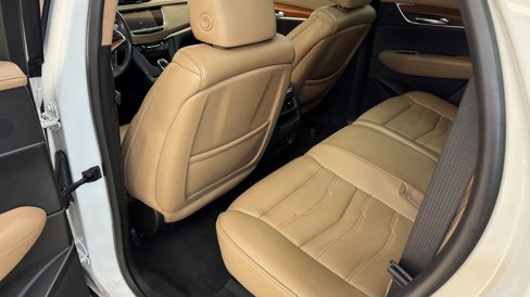 Used 2017 Cadillac XT5 Platinum w/ Driver Assist Package image 15