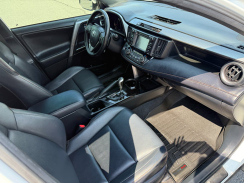 Used 2017 Toyota RAV4 SE image 21