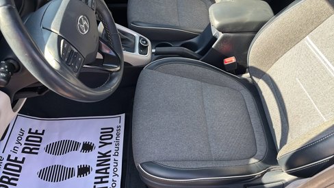 Used 2020 Hyundai Venue image 21