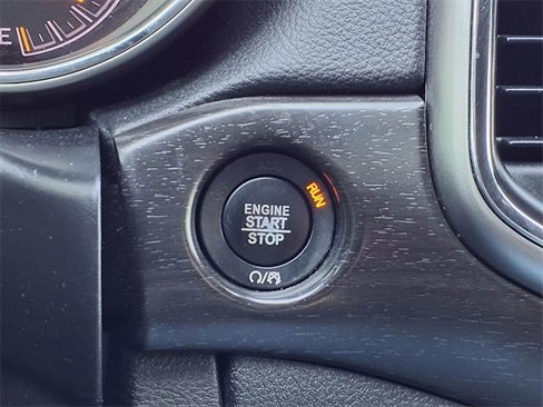 Used 2017 Jeep Grand Cherokee Altitude image 6