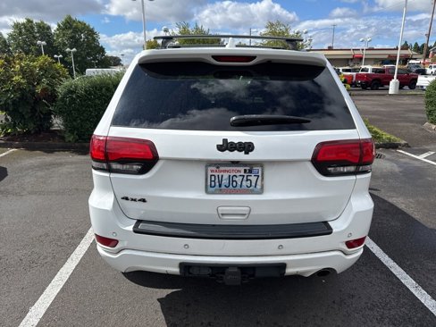 Used 2017 Jeep Grand Cherokee Altitude image 4