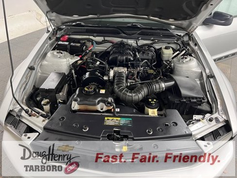 Used 2005 Ford Mustang Convertible image 25