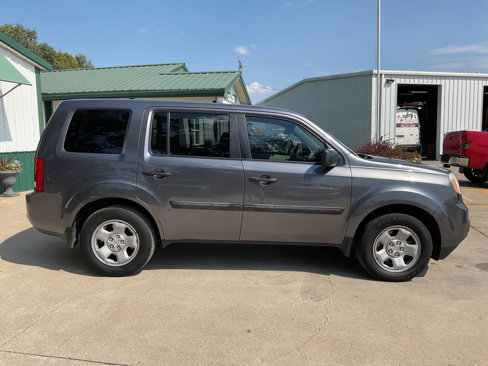 Used 2015 Honda Pilot LX image 2