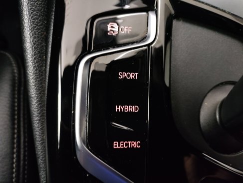 Used 2022 BMW 530e w/ Convenience Package image 27