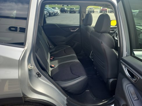 Used 2021 Subaru Forester Premium image 13