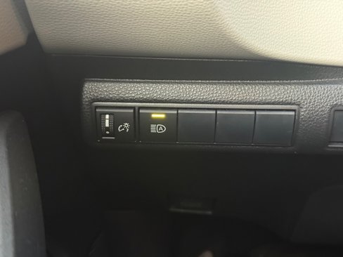 Used 2021 Toyota Corolla L image 22