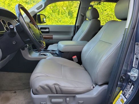 Used 2010 Toyota Sequoia Platinum image 13