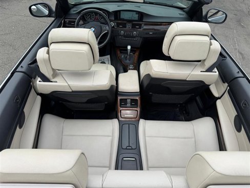 Used 2012 BMW 328i Convertible image 31