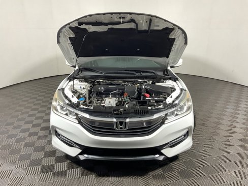 Used 2016 Honda Accord Sport image 5