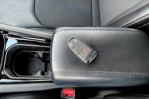 Used 2023 Jeep Compass Trailhawk image 11