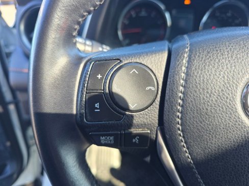 Used 2017 Toyota RAV4 SE image 30