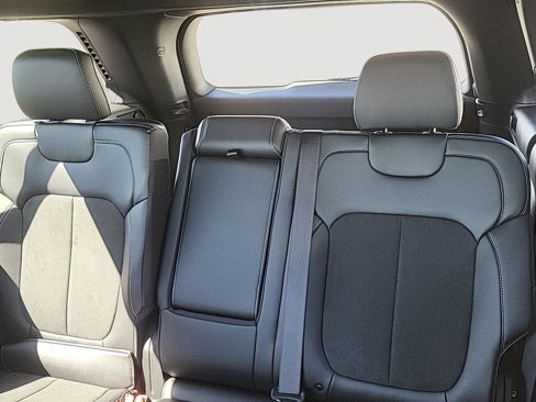 New 2025 Jeep Grand Cherokee Altitude image 33