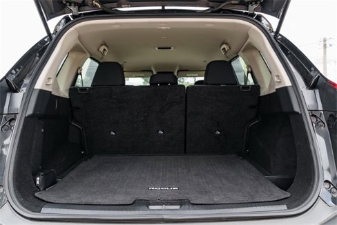 Used 2023 Nissan Rogue SV image 7