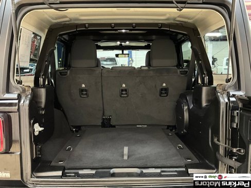 Used 2022 Jeep Wrangler Unlimited Sahara image 14