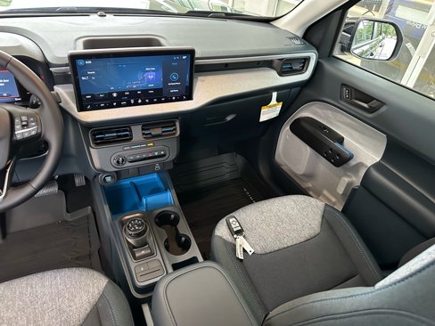 New 2025 Ford Maverick XLT image 28