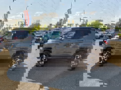 Used 2022 Jeep Compass Trailhawk w/ Trailhawk Convenience Group image 8