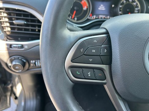 Used 2021 Jeep Cherokee Limited image 17