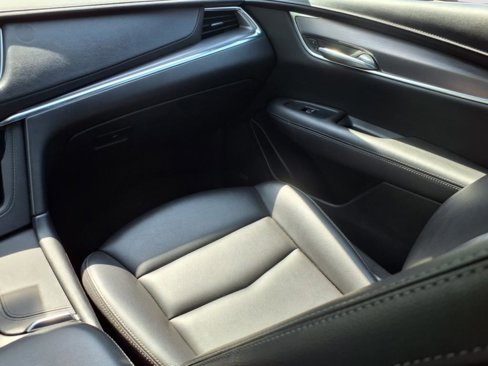 Certified 2022 Cadillac XT5 Luxury image 11