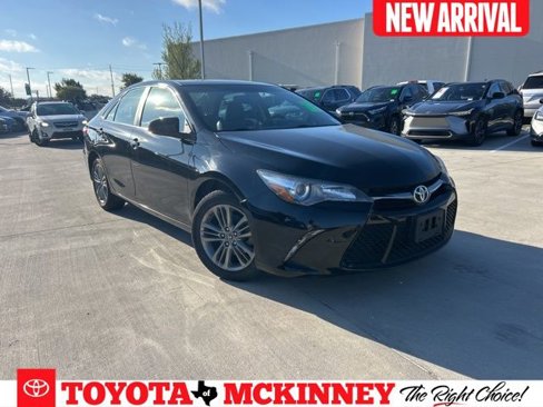 Used 2017 Toyota Camry SE w/ Moonroof Package image 1