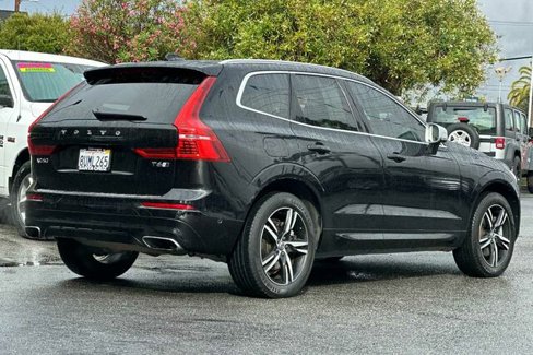 Used 2018 Volvo XC60 T6 R-Design w/ Convenience Package image 4