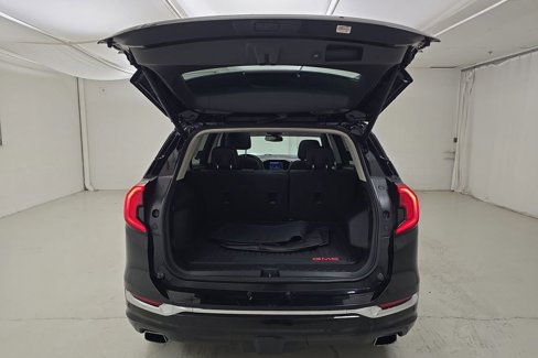 Used 2018 GMC Terrain Denali w/ Advanced Safety Package image 28