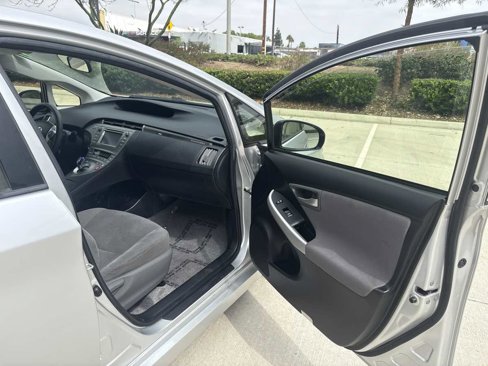 Used 2014 Toyota Prius Plug-In Hybrid image 15
