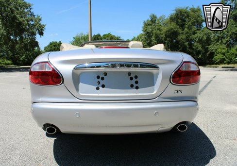 Used 2002 Jaguar XK8 Convertible image 12