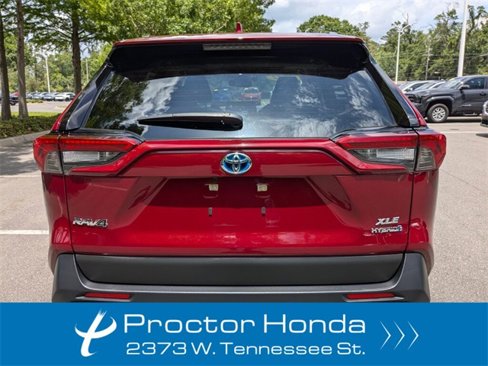 Used 2022 Toyota RAV4 XLE Premium image 9